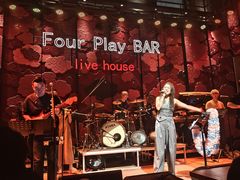 -FOUR PLAY BAR