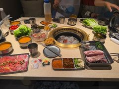 -蚂蚁洞·烤肉大营地(上海静安大悦城店)