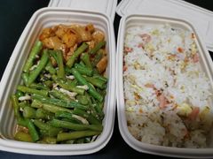 -同济大学本部学苑饮食广场