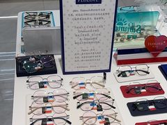 -J-Optical佳视明眼镜·蔡司视觉(青岛金茂览秀城店)