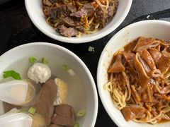 -松树干拌面店