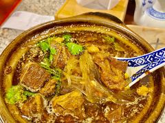 牛腩粉丝砂锅-南京大牌档(香港广场店)