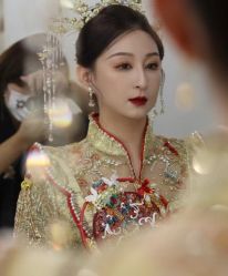 -艾米丽婚纱礼服