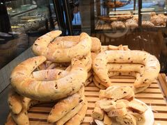 -Dough&Joe团憩(瑞虹天地月亮湾店)