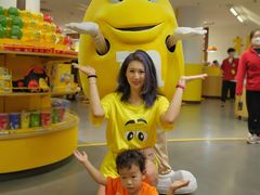 -m豆巧克力世界(上海世茂广场店)