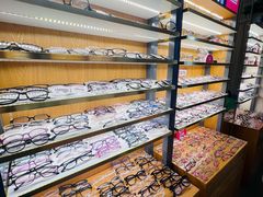 -优医视平价眼镜蔡司依视路折扣工厂店(十里堡店)