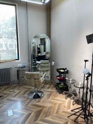 -Hair Co.一间沙龙
