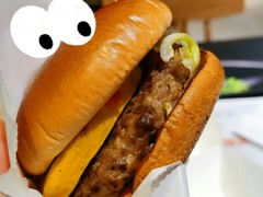 瀑布芝士汁汁厚作牛肉汉堡-肯德基(西安兴庆店)