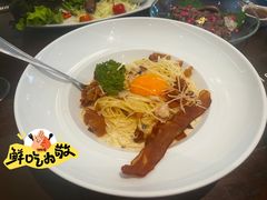 -Chom Cafe and Restaurant