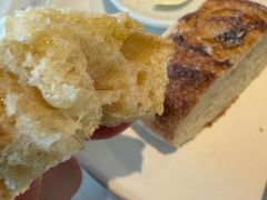 -ROAST coffee & eatery