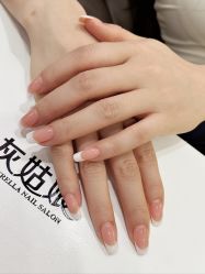 -灰姑娘美甲美睫馆