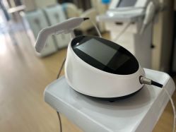 -菩叶脱发白发中心