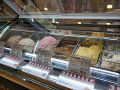 -红宝石·鲜奶小方·海派西点房(丰庄店)