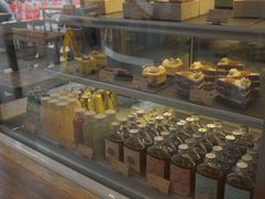 面包甜点陈列柜-DECAMERON十日谈(卓悦汇店)
