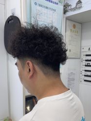 -镁连社·美联社