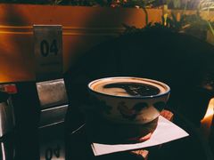 热美式咖啡-邊渡咖啡