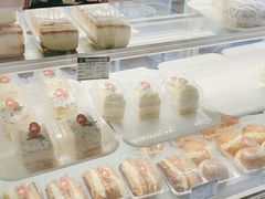 -白玉兰食品甜凤店(合生汇店)