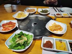 -唯成•韩国炭火烤肉 유성고기