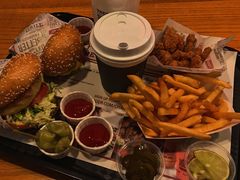 -The Habit Burger Grill 哈比特汉堡(复兴soho店)
