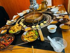 -阿山卓·野生菌火锅·纳西火塘烤肉