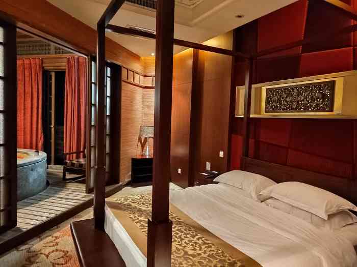 裕龙温泉洗浴-"从孩子2岁多就去裕龙,离家超近,而且人也.