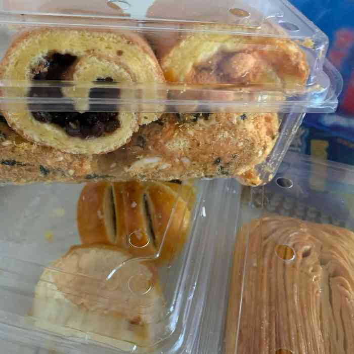 宫玺糕点(义安路店)-"同事买了他们家泡芙 我觉得还不错 但是服.