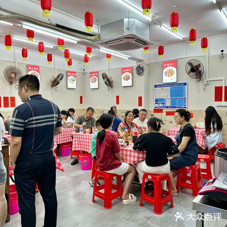 人均30+下饭菜！果然好吃的还得是这种小破馆