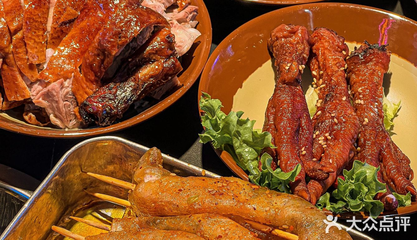 开来南京一定要吃的巨无霸冰激凌桶！料超多！