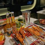 天啦噜‼️广州首家赛博朋克风烧烤店，还有KTV，赶紧宵夜走起~