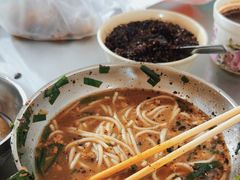 -正宗杨记普洱酸醋米线(总店)