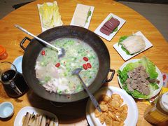 -茸梅路右拐龙虾-农家菜(松江店)