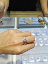 -威德钻石-克拉钻大本营(南京东路店)