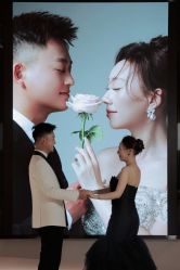 -乐派诗婚纱摄影