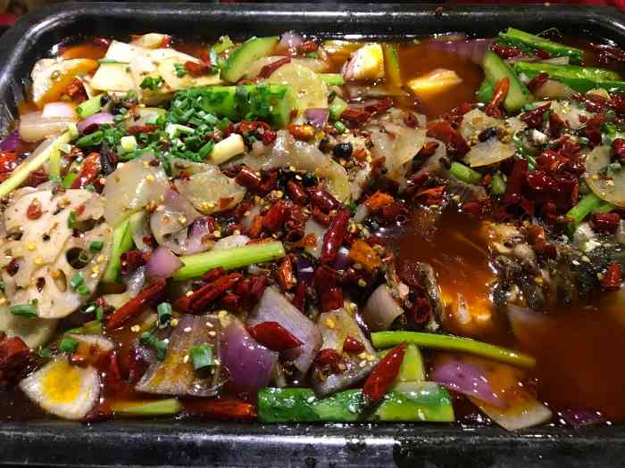 壹村荷叶烤鱼-"杨家坪西城天街往直港大道方向,天桥下面建.