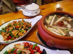 云南野菌汽锅鸡-民食香·腊排骨野生菌美食(木府店)
