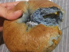 星空蝶豆花烤地瓜贝果面包-啊噗吐呦现场烘焙(麦凯乐店)
