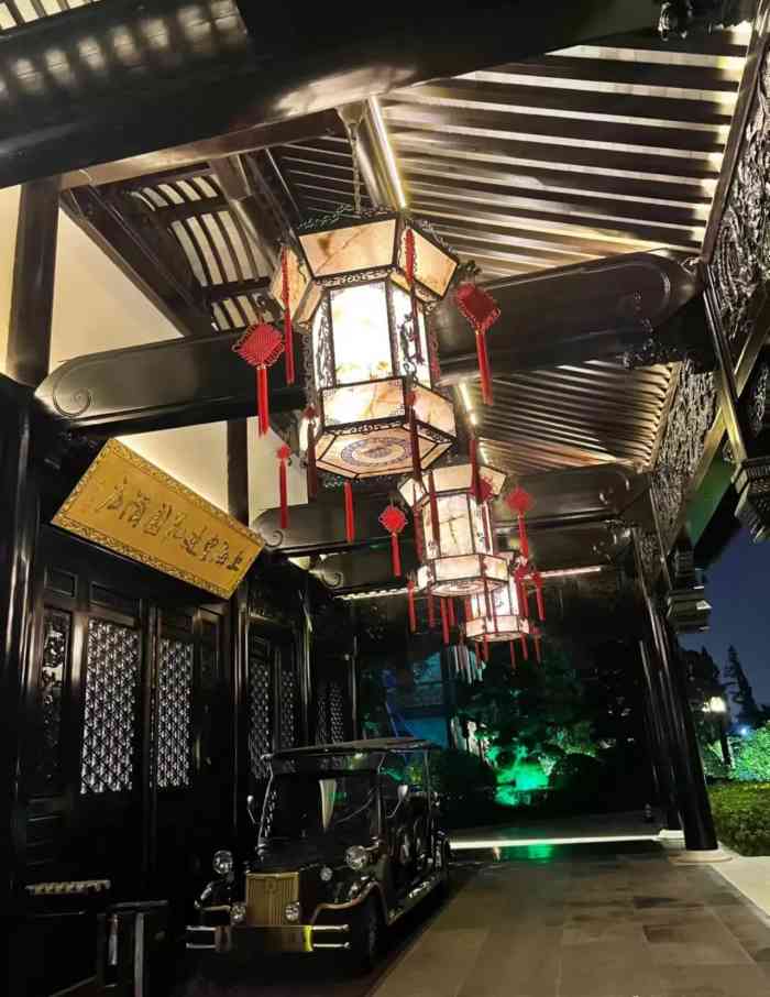 上海皇廷花园酒店-"这家酒店位于地铁二号线华夏东路站马路对面.