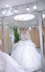 -台湾蔡美月婚纱租赁