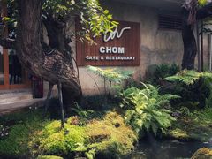 -Chom Cafe and Restaurant