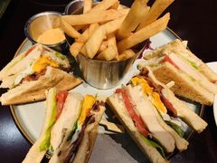 -The Habit Burger Grill 哈比特汉堡(爱琴海店)