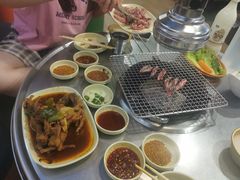-小黑猪石板烤肉(皇冠花园店)