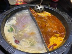 骨汤鸳鸯锅-川中故事·成都老火锅(东书房店)