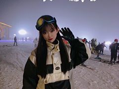 -采薇庄园四季滑雪场