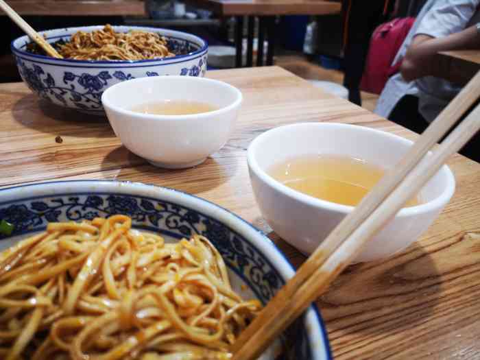 胡记面馆-"到华西医院,路过这边,挨华西医院很近,饿."-大众点评移动版