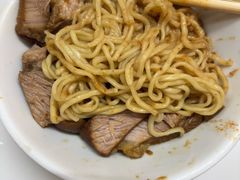 -松树干拌面店