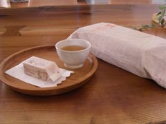 凤梨酥-微热山丘(台北民生公园门市店)
