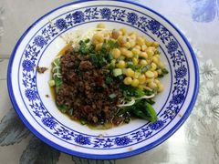 豌豆杂酱面-渝之汇牛肉豌杂面