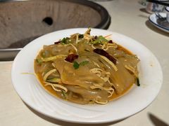 东北大拉皮-妈妈家铁锅炖(景诚园综合楼店)