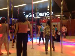 iphone_upload_pic-轩依钢管舞