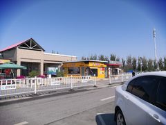 -辽河服务区-停车场